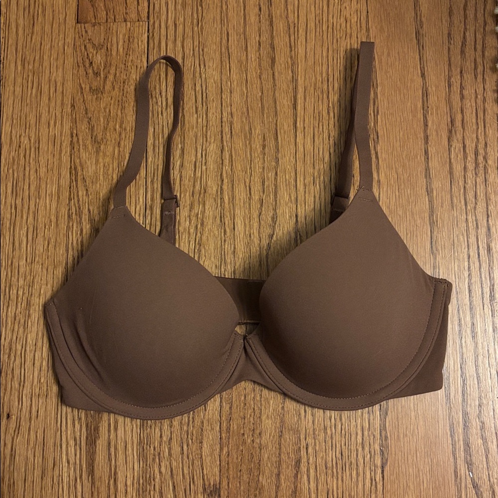 SKIMS Fits Everybody T-shirt bra